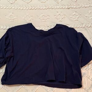navy blue cropped t shirt